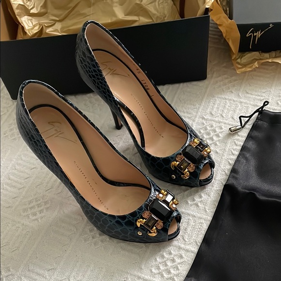 Giuseppe Zanotti Peep-Toe Heels - Picture 1 of 17